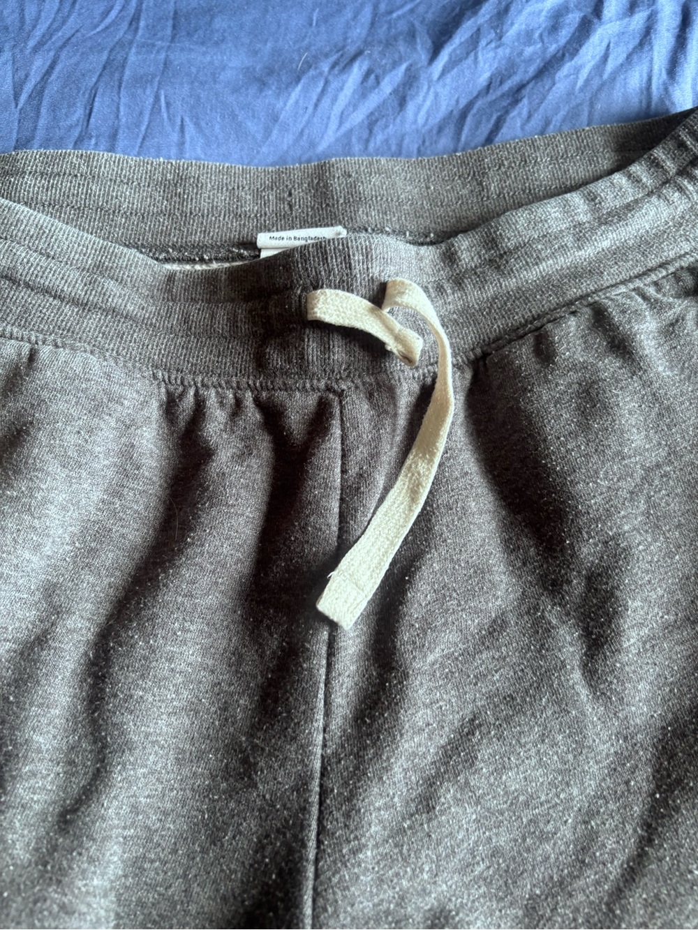 Amazon Essentials Gray Drawstring Sweatpants with Cream Tie